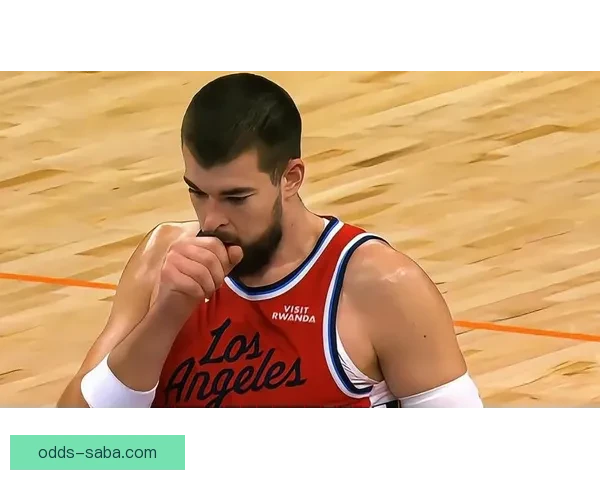 头被打肿也不算犯规祖巴茨回应裁判空接判罚记牢抡肘规则